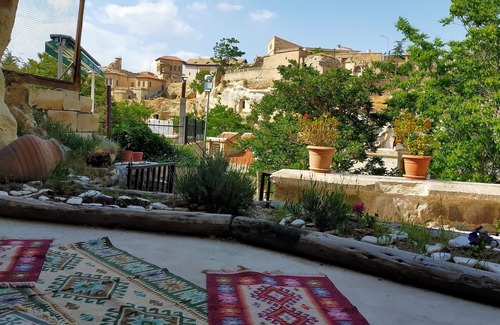 Mustafapasa Apartment | Explore Cappadocia Deep Cave House with Spa & Breakfast