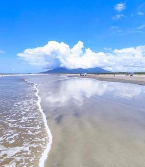 Cananeia House | Discover Ísquia: Ocean View & Pet-Friendly Retreat