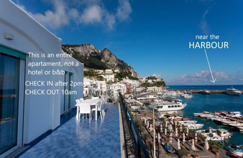 Marina Grande Apartment | Scenic Capri Holiday Home with Ocean View and Kitchen
