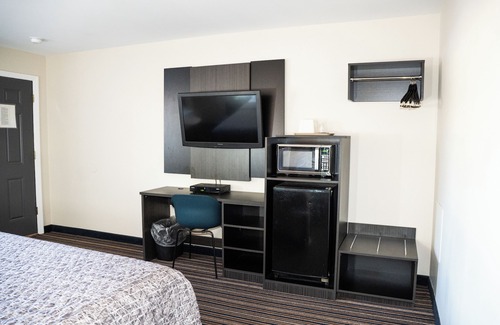 Howell Hotel | Eco-Friendly Capri Inn and Suites with Delicious Breakfast