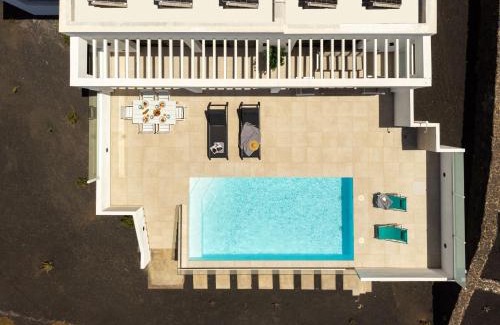 Las Brenas Villa | Experience Oceanfront Bliss at CAPRICA by Buenavilla