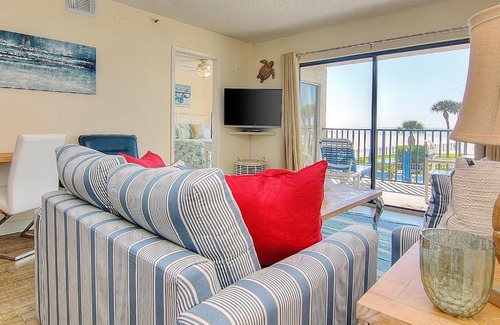 St. Pete Beach Hotel | Caprice Resort 102: Oceanfront Stay with Pool & Kids' Fun