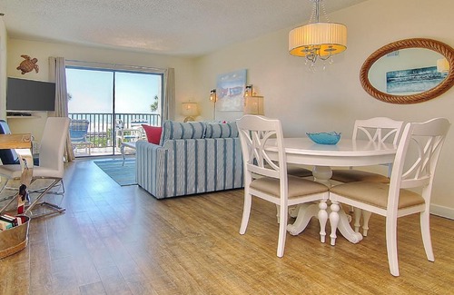 St. Pete Beach Hotel | Caprice Resort 102: Oceanfront Stay with Pool & Kids' Fun