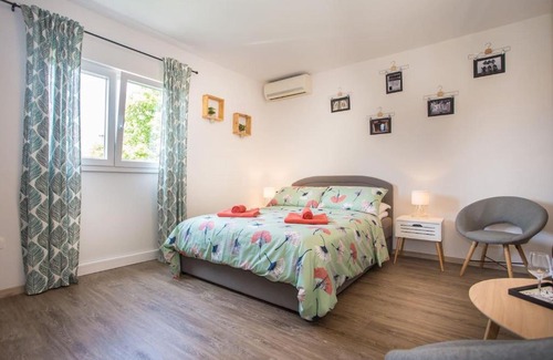 Spadici Apartment | Exceptional Caprice Studio Apartment - Guest Rated 10/10