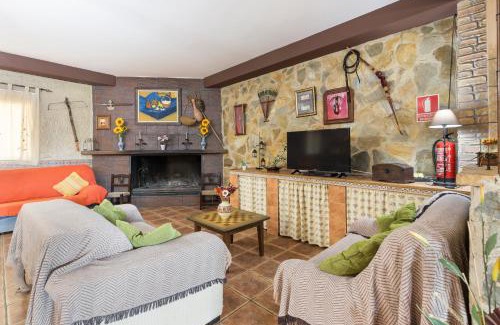 Cieza Villa | Discover Capricho: Pet-Friendly Retreat with Pool Access
