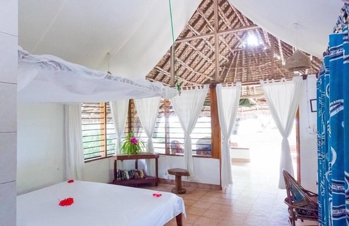 Pangani House | Relax at Capricorn Beach Cottages - Rated 9.4/10