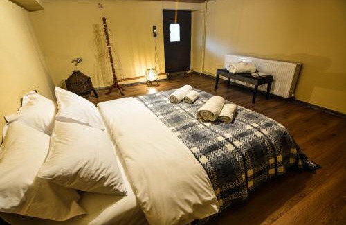 Archaia Feneos Ski Chalet | Experience Capris Rustic House with Scenic Mountain Views