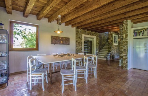 Capriva del Friuli House | Experience Capriva Del Friuli: Pet-Friendly Villa Awaits