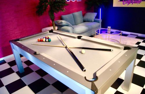 Lievin Apartment | Experience Capsule Miami Vice: Fun Amenities & Relaxing Spa