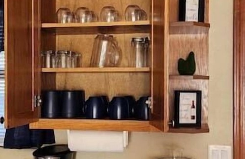Osage Beach Apartment | Discover Captain Bob’s Boathouse: Pet-Friendly Retreat