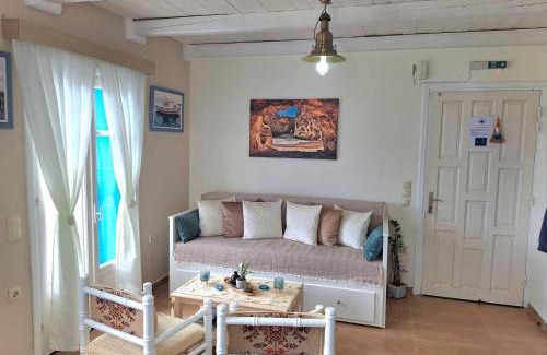 Finiki Apartment | Pet-Friendly Captain Elias House: Rated 9.5 by Guests