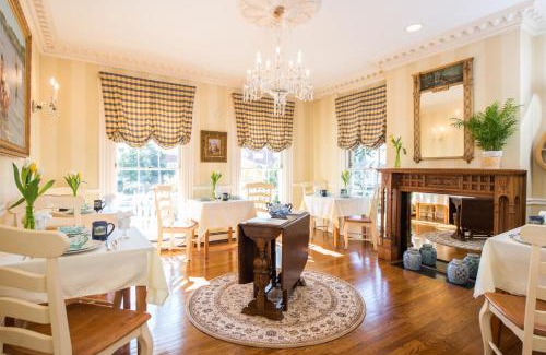 South Yarmouth Bed & Breakfast | Relax at Captain Farris House: 4-Star Comfort Awaits