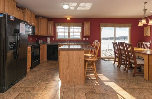Town of Jerusalem House | Newly Built Captain Jacks II: Family-Friendly Lake Retreat