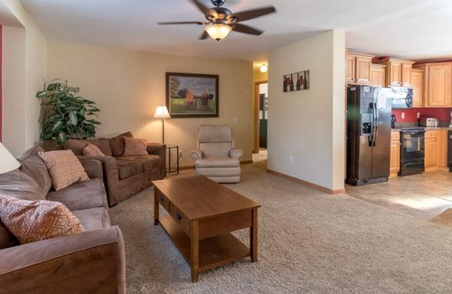 Town of Jerusalem House | Newly Built Captain Jacks II: Family-Friendly Lake Retreat