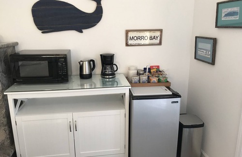 Morro Bay Cottage | Discover Captain Java's Cottage with Ocean View & Pool
