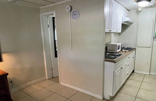 Anglers Park House | Family-Friendly Stay at Captain Jax with Breakfast Included