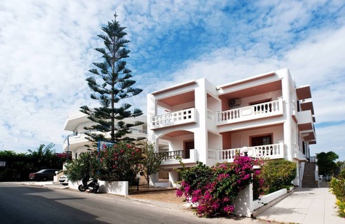 Kato Galatas Apartment | Pet-Friendly Retreat: Captain Michalis Room 3 Awaits