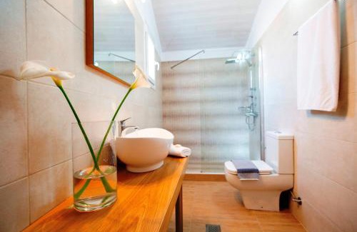 Mikros Gialos Apartment | Oceanfront Bliss at Captain Nick Aparthotel - Rated 9.2/10
