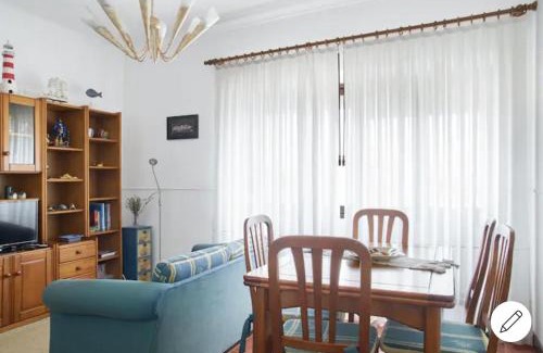 Costa Nova do Prado House | Pet-Friendly Captain Pisco's Palheiro with Ocean Views