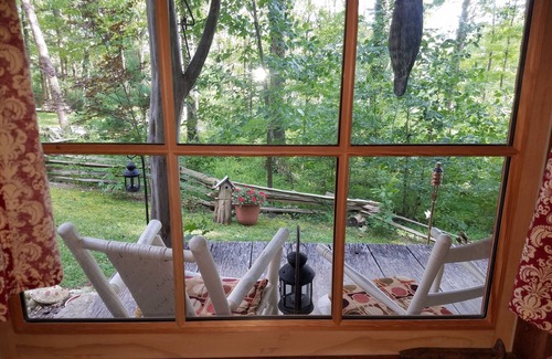 Buechel Cabin | Historic Captain's Cabin B&B: Romantic Getaway & Lake Views
