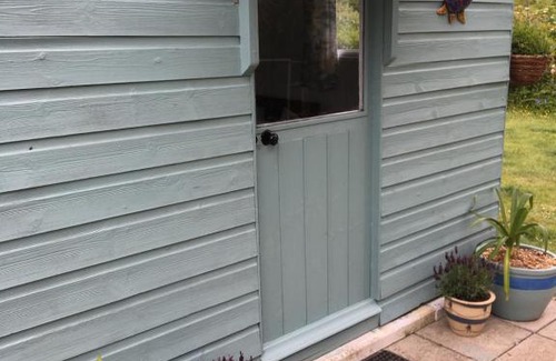 Cadgwith House | Pet-Friendly Retreat at Captain's Cabin - Rated 9/10!