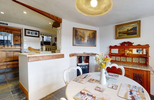 Minehead Cottage | Pet-Friendly Captain's Cottage in Minehead - Rated 10/10