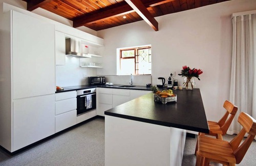 Mountainside House | Discover Captain's Cottage: Ideal for Family Getaways