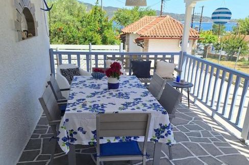 Sithonia House | Welcoming Captain's Home: Family-Friendly Retreat Awaits