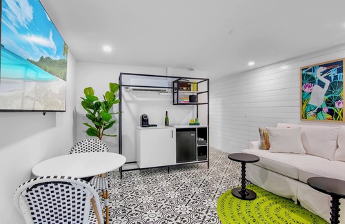 Bradenton Beach Hotel | Oceanfront Bliss at Captain's Quarters, Anna Maria Island
