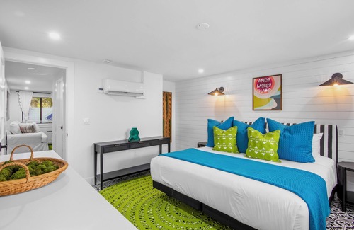 Bradenton Beach Hotel | Oceanfront Bliss at Captain's Quarters, Anna Maria Island