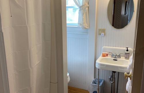 Phippsburg House | Captain's Quarters - Seaside Suite on Popham Beach!