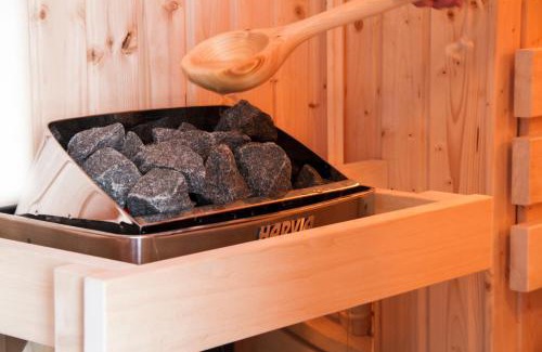 Roskhill House | Relax at Captain's Rest: Hot Tub & Sauna Retreat