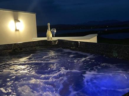 Roskhill House | Relax at Captain's Rest: Hot Tub & Sauna Retreat