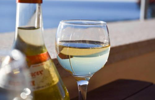 Mithimna House | Seaside Bliss at Captain's View - Rated 9.7 with Hot Tub