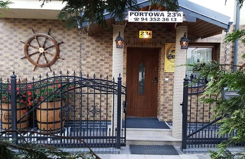 Dzielnica Uzdrowiskowa Villa | Captain's Villa * Double Room with Private Bathroom and Balcony
