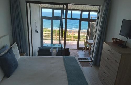 Jongensfontein House | Relaxing Oceanfront Retreat at Captain Sunshine Guest House