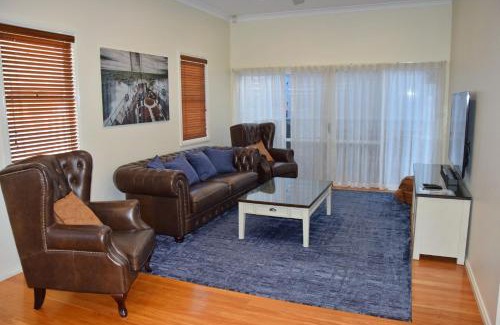 South West Rocks House | Discover Captains Cottage SWR: Family-Friendly Retreat