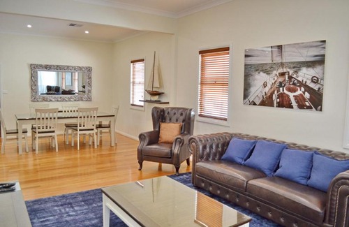 South West Rocks House | Discover Captains Cottage SWR: Family-Friendly Retreat