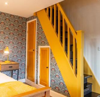 Llanhamlach Apartment | Guest Rated 9/10: Captains Lookout Studio with Kitchen