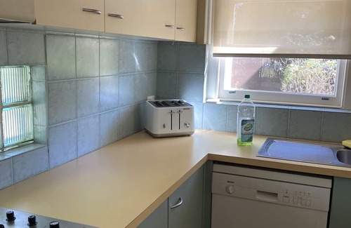 Corowa House | Captain’s Manor: Ideal Location Near Corowa Rutherglen!