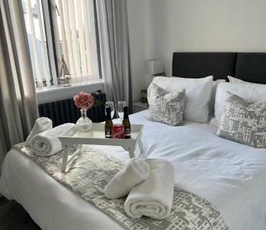 Charlestown House | Relax at Captains Quarters with Ocean Views for Families