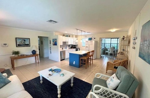 Florida North Atlantic Coast House | Captains Retreat: A Coastal Oasis with Ocean View Amenities