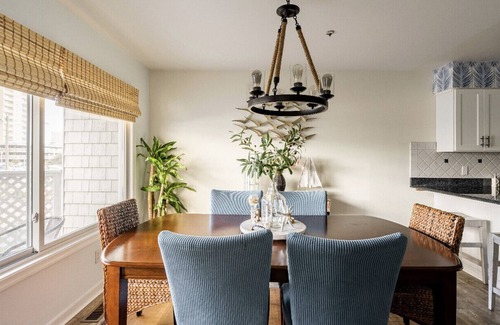 Northeast Virginia Beach House | Inviting Captain’s Quarters Beach Condo Near Rudee Inlet