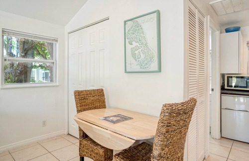 Captiva Apartment | Experience Captiva Bayside Cabana with Oceanfront Amenities