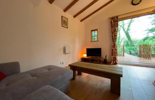 Brinkley House | Enchanting 1-Bed Cabin Getaway in Newmarket