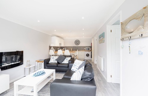 Millendreath Villa | Beautiful 2-Bed Villa with Ocean View near Looe