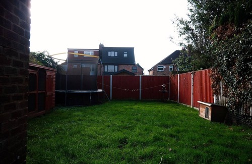 Shirley House | Inviting 3-Bed House in Birmingham with Pet-Friendly Amenities