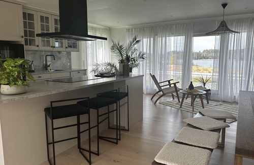 Halanda Villa | Beautiful 3-Bed Villa in Halanda with Scenic Lake View
