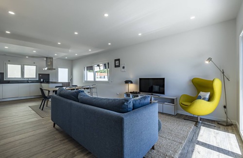 Cadaval House | Inviting 4-Bed House with Pool in Cadaval, Lisbon