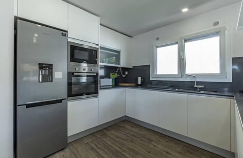 Cadaval House | Inviting 4-Bed House with Pool in Cadaval, Lisbon